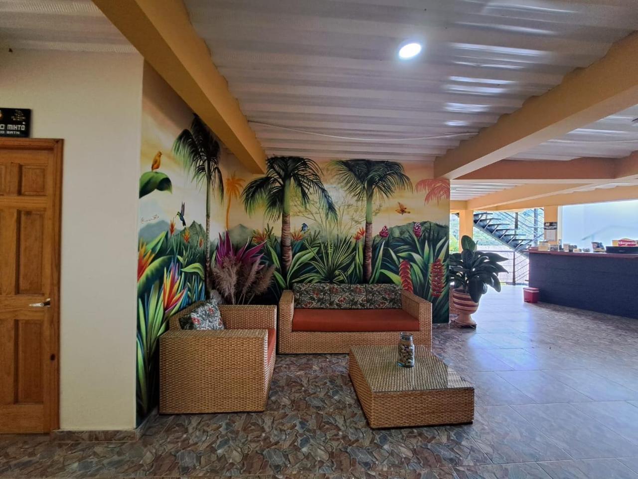 Tambo Eco Hotel *
